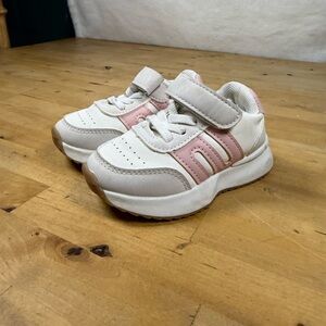 Cute Toddler Girl shoes White Pink Size 5